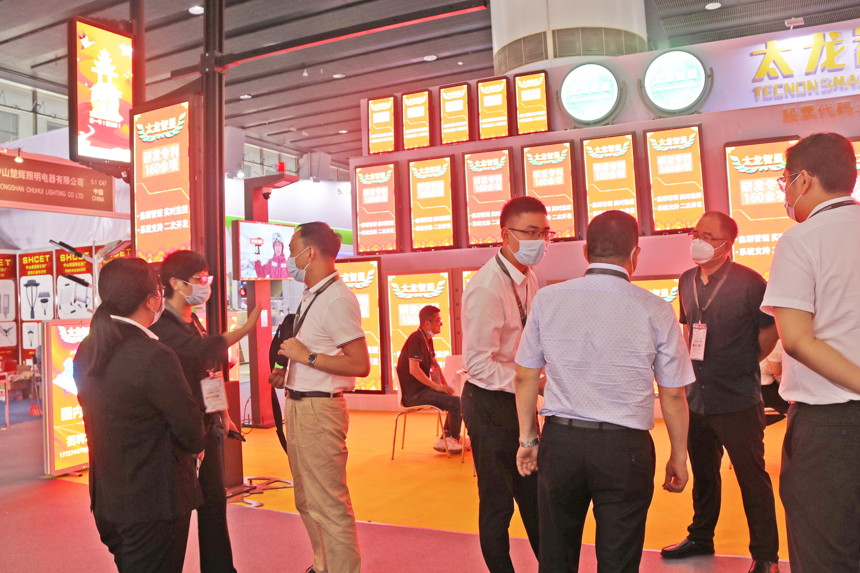 LED燈桿屏|智慧燈桿|智慧路燈 LED燈桿屏|智慧燈桿|智慧路燈