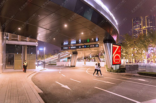 LED燈桿屏,LED燈桿屏廠家,燈桿屏,智慧燈桿,智慧路燈,智慧路燈屏,智慧燈桿屏 LED燈桿屏,LED燈桿屏廠家,燈桿屏,智慧燈桿,智慧路燈,智慧路燈屏,智慧燈桿屏